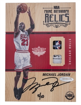 2016-17 UDA Supreme “Hard Court” #PAR-MJ Michael Jordan Signed Relic Card (#5/10)